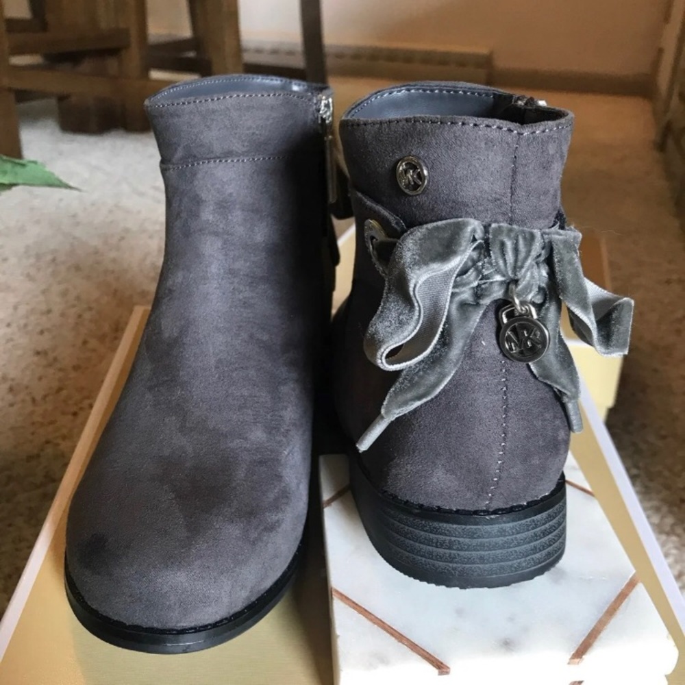 Michael kors Emma boots size 3 NEW